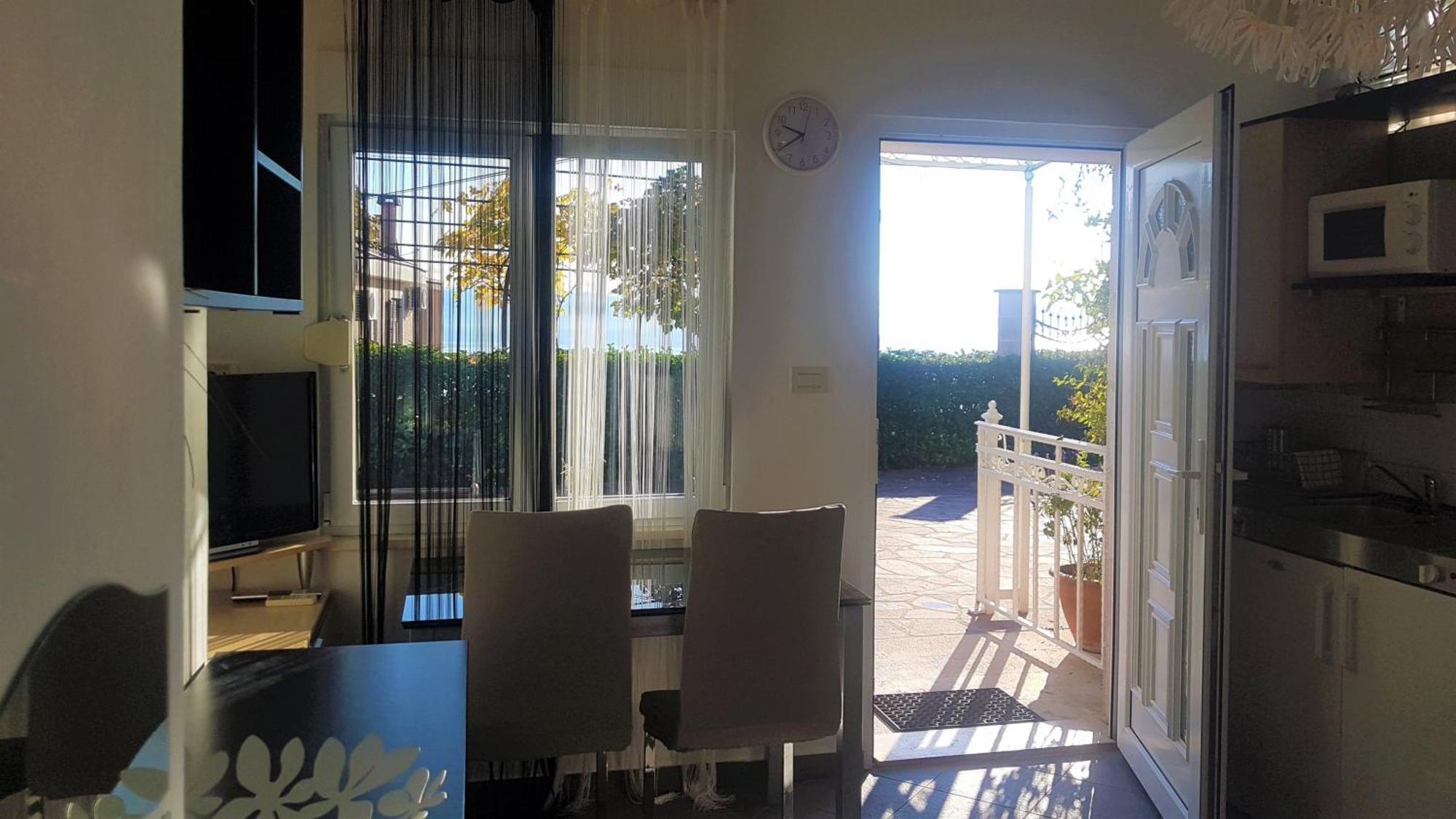 Family Friendly Apartments With A Swimming Pool Lovran, Opatija - 14178 Rum bild