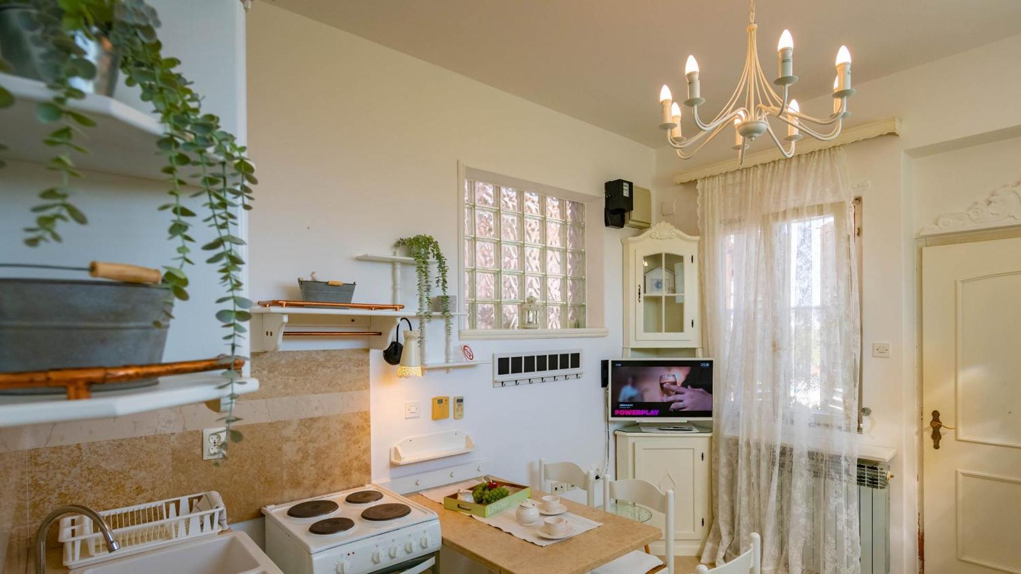 Family Friendly Apartments With A Swimming Pool Lovran, Opatija - 14178 Rum bild