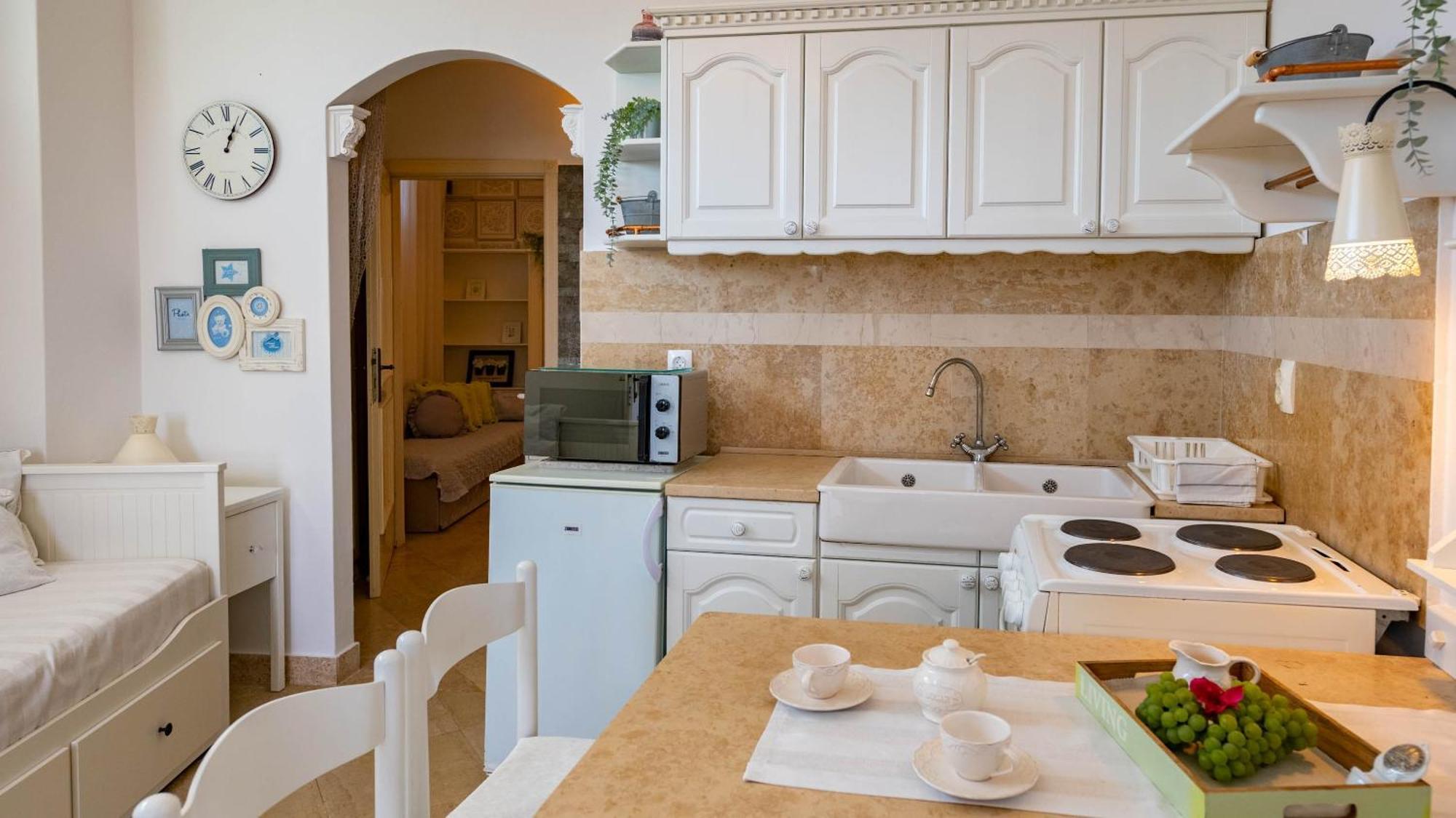 Family Friendly Apartments With A Swimming Pool Lovran, Opatija - 14178 Rum bild